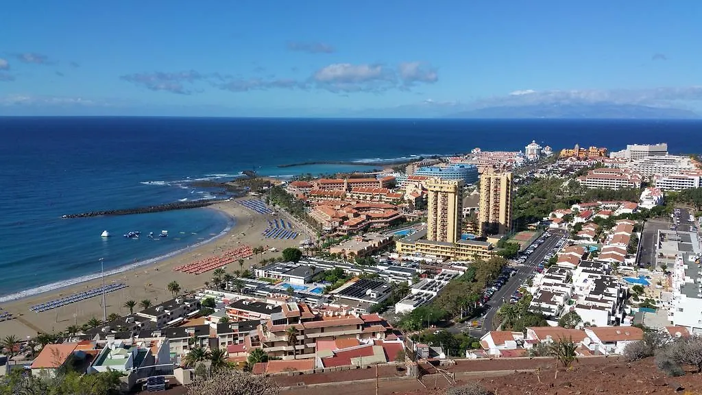 Ohana Atico Avenida Chayofita Los Cristianos  Španělsko
